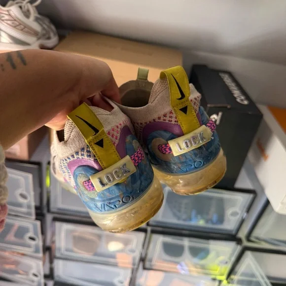 NIKE VAPORMAX - Picture 2 of 5
